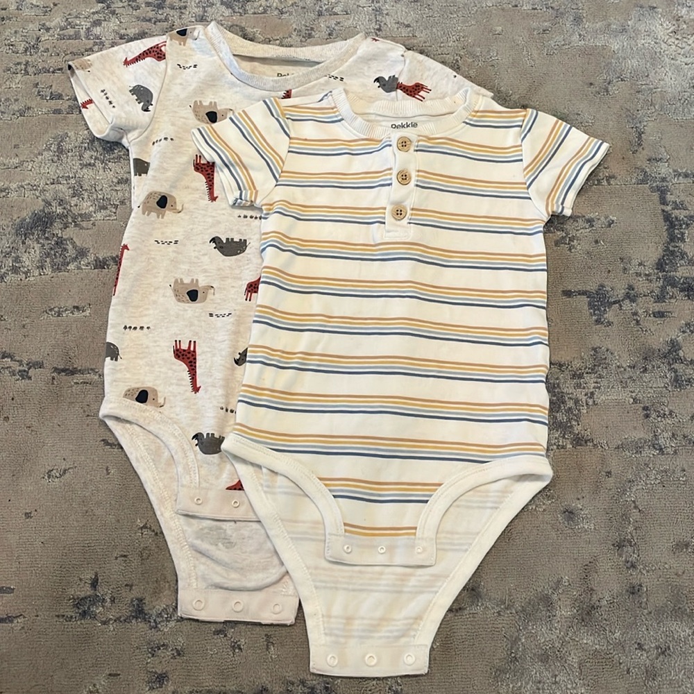 Pekke 24 months set of two onesies short sleeve.